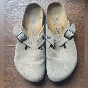 Betula suede clogs